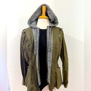LOVE TREE Jacket in olive